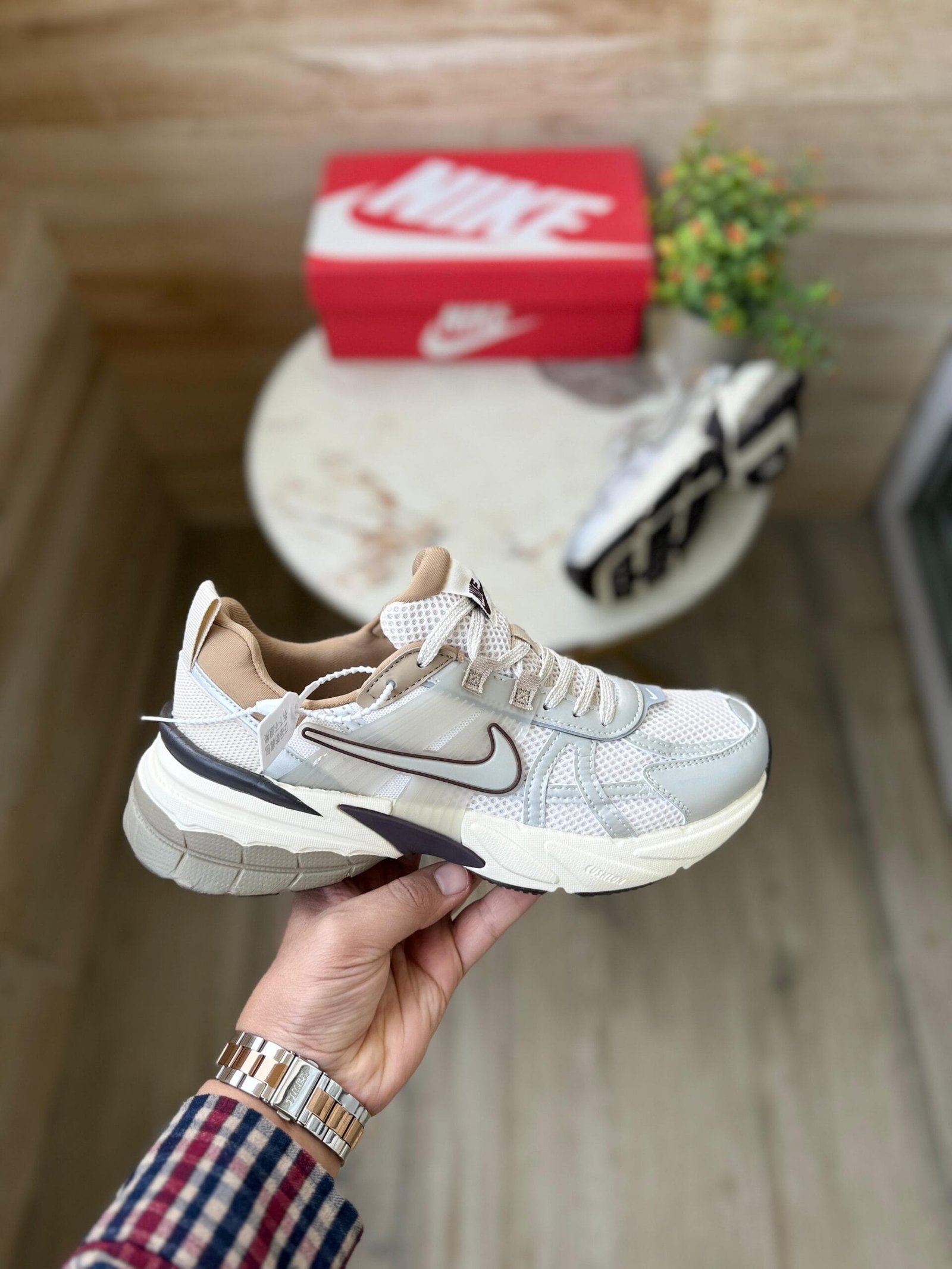 V2k Run Beige Brown Sneakers For Boys