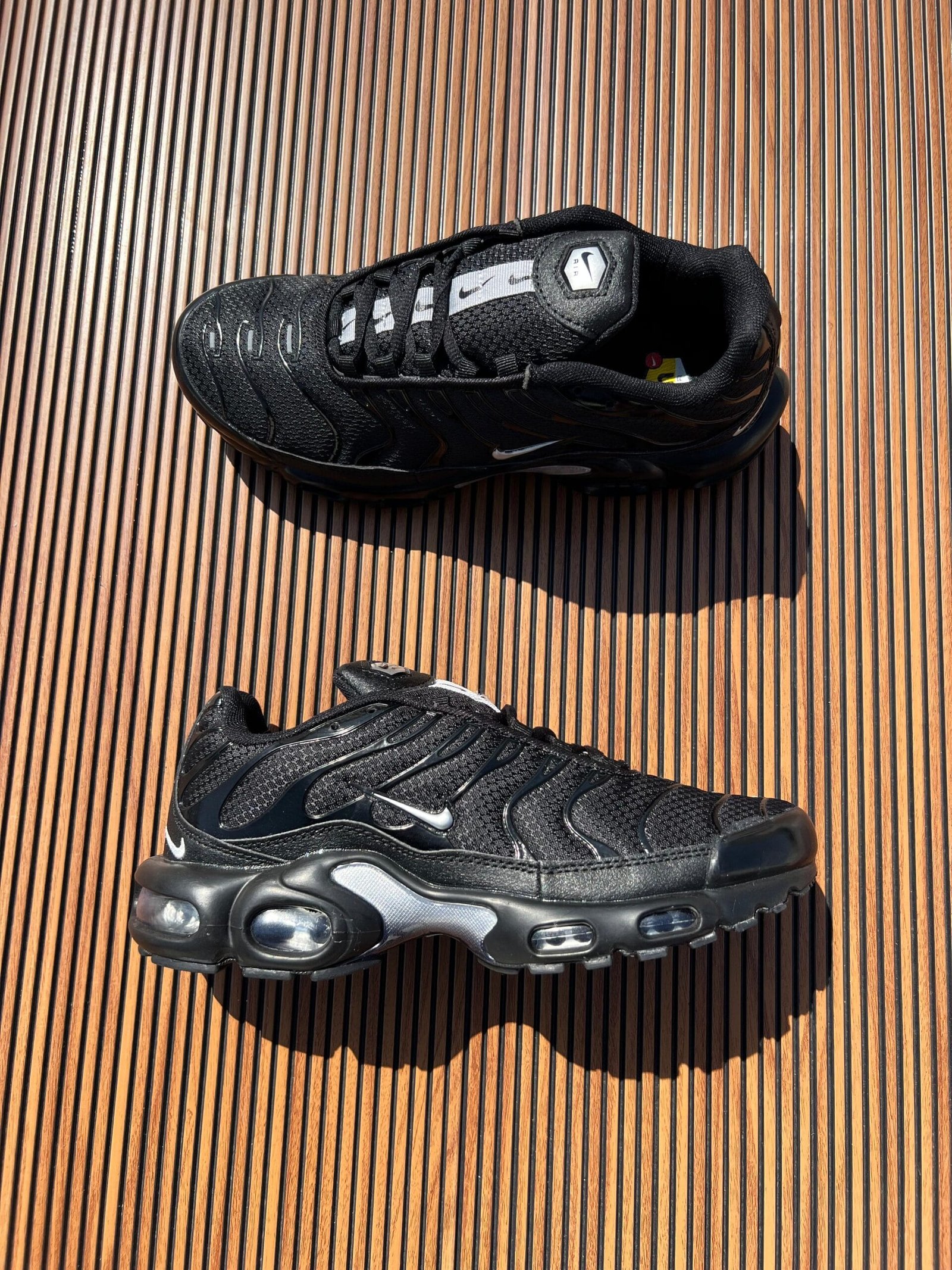 Airmax Tn Sneakers For Boys 2 Colors (2) Airmax Tn Sneakers For Boys 2 Colors