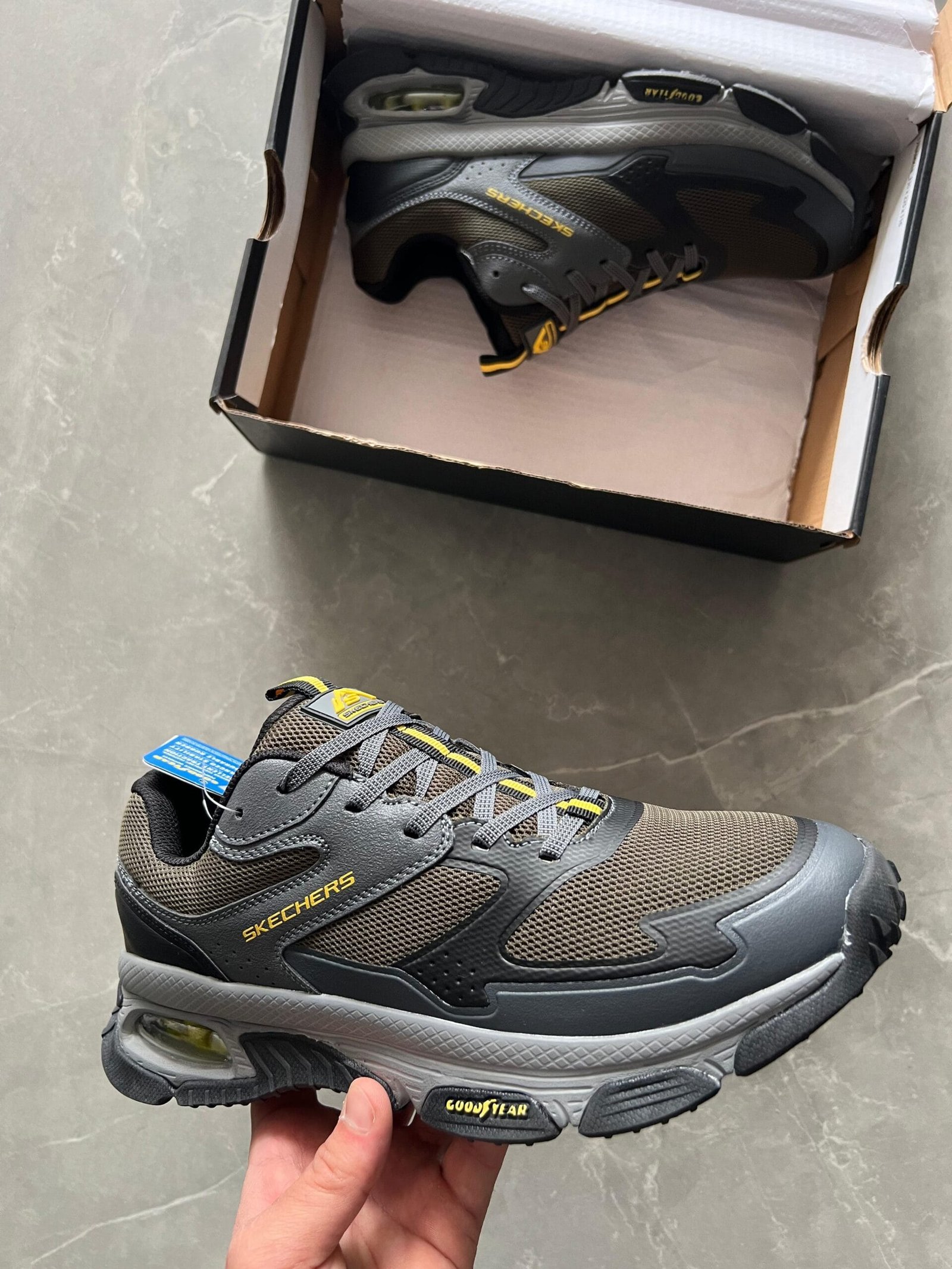 Sleek Envoy Sneaker For Boys 2 Colors