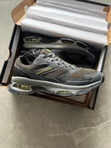 Sleek Envoy Sneaker For Boys 2 Colors