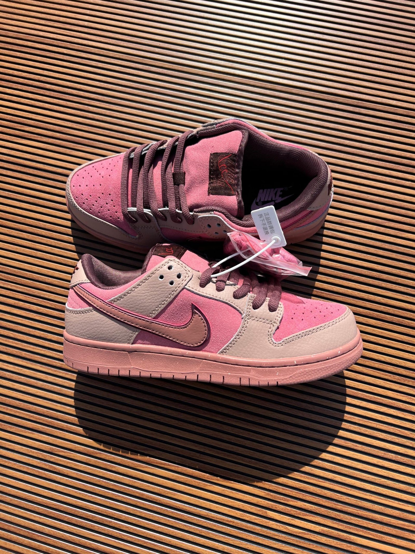 Dunk City Of Love Sneakers Unisex (2)