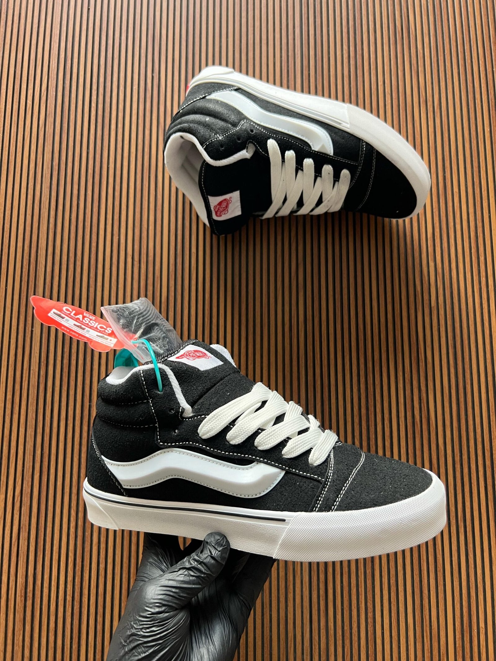 Off The Wall Mid Sneakers On Sale For Boys (2) Off The Wall Mid Sneakers On Sale For Boys (2)