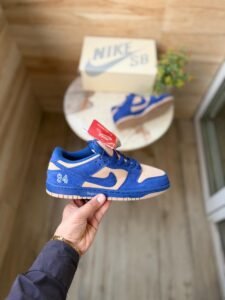 SB Dunk 84 Boys’ Sneakers in Vibrant Blue – Comfortable Everyday Streetwear Shoes (4)