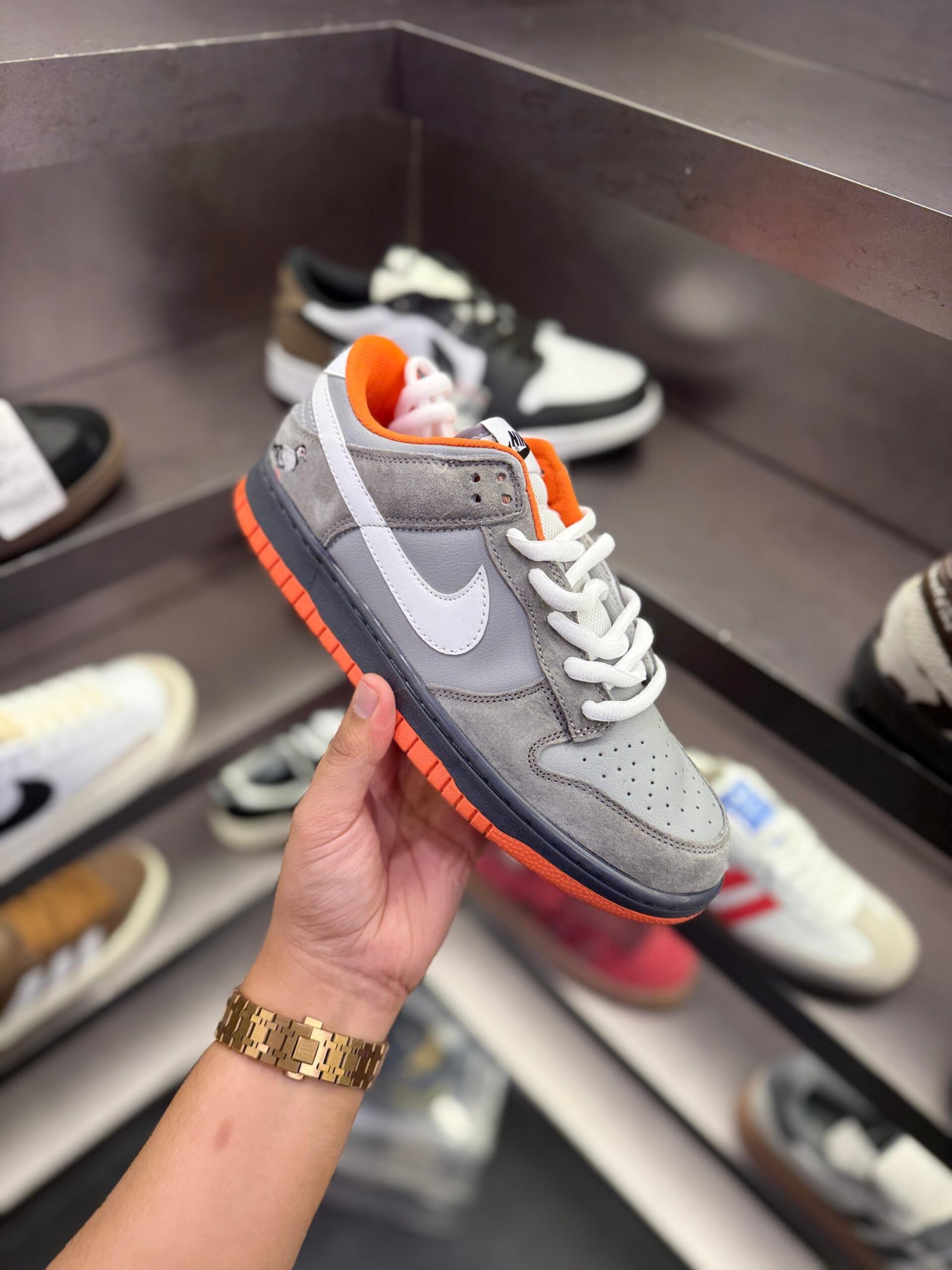 SB Dunk NYC Pigeon Grey Sneakers – Streetwear Edition (1)