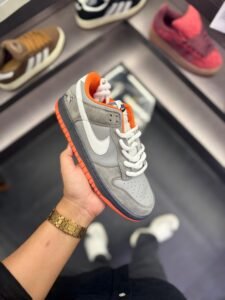 SB Dunk NYC Pigeon Grey Sneakers – Streetwear Edition (2)