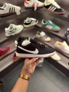 Sb Dunk Low Fog Black Gum Sneakers (1)