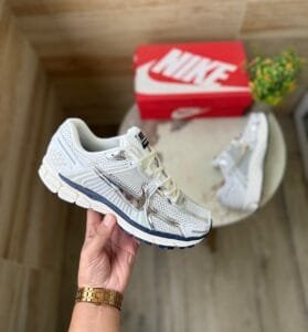 Zoom Vomero Photon Dust Sneakers On Sale (2)