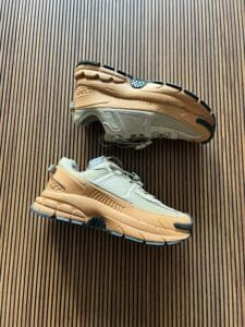 Zoom Vomero Roam Sneakers On Sale 2 Colors (4)