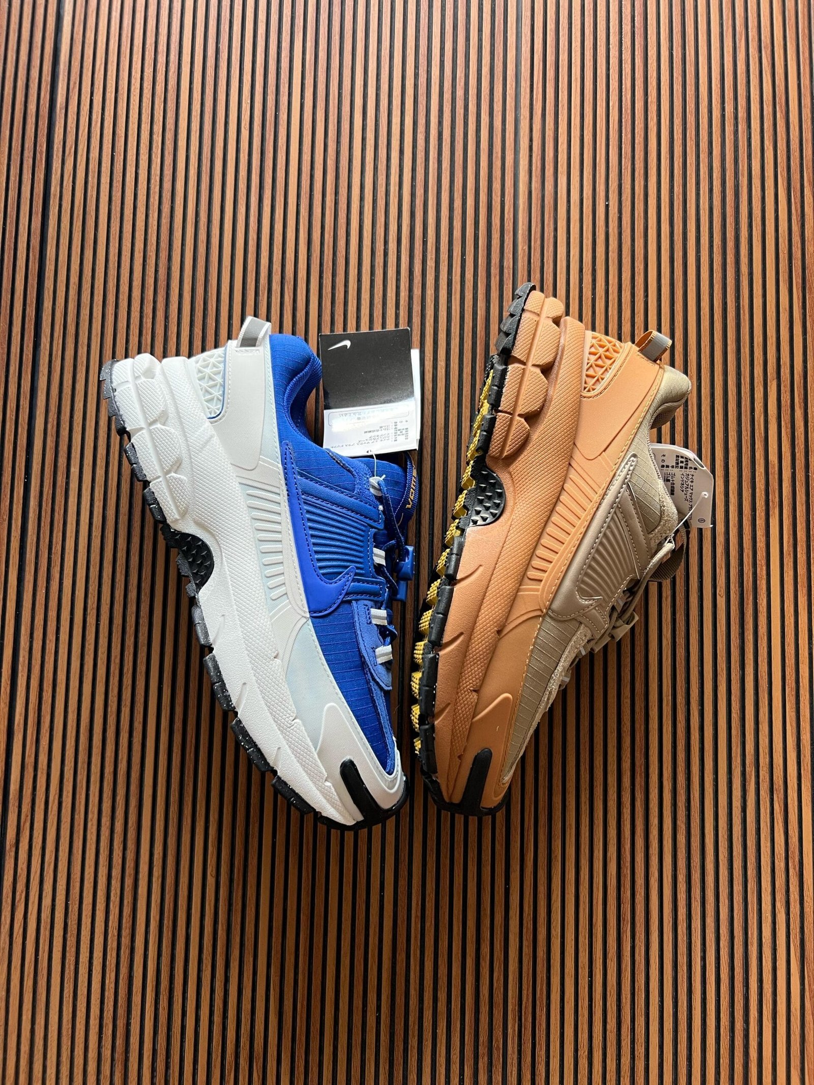 Zoom Vomero Roam Sneakers On Sale 2 Colors (5)