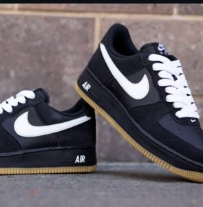 Air Force One Black and White Gum Sneakers (3)