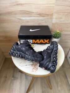 Dn8 Black Crimson Sneakers For Boys (4)