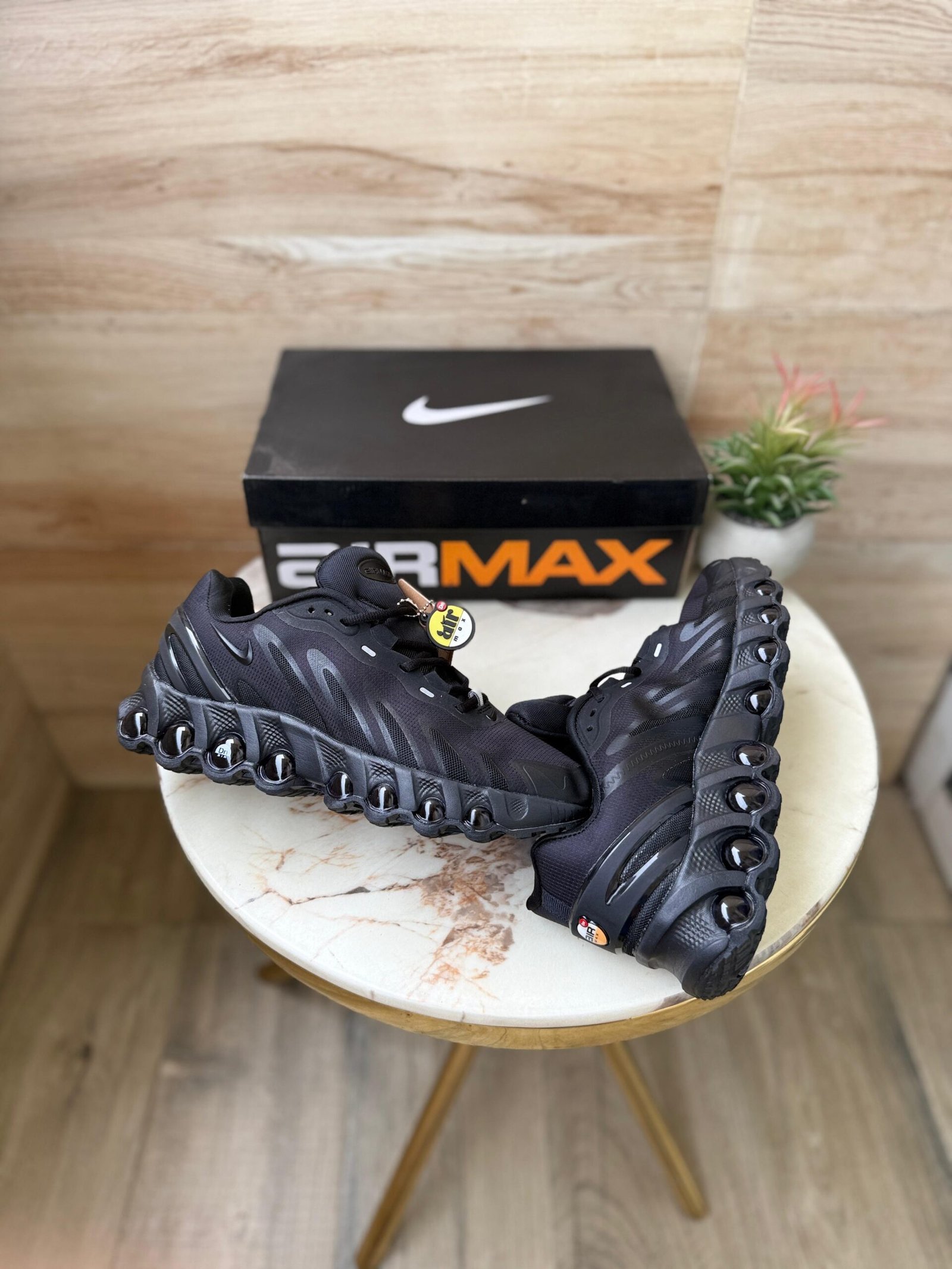 Dn8 Black Crimson Sneakers For Boys (4) Dn8 Black Crimson Sneakers For Boys (4)