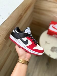 Dunk Chicago Emb Sneakers On Sale (1)