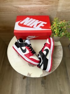 Dunk Chicago Emb Sneakers On Sale (2)