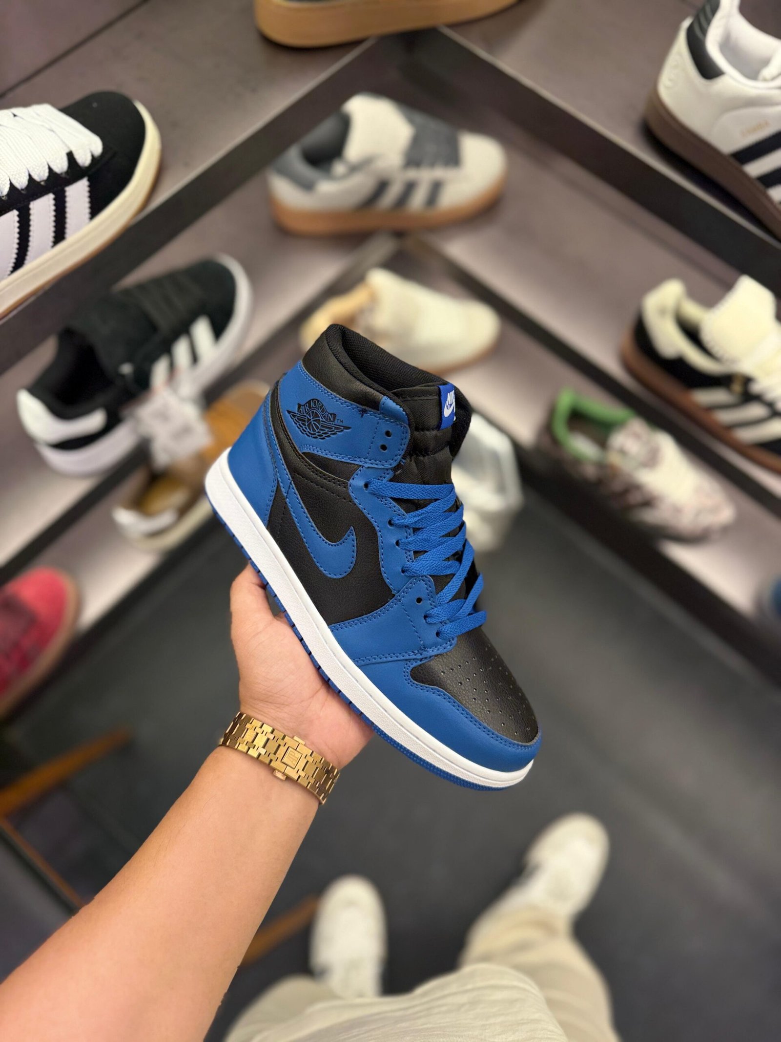 Retro One Mid Marina Blue Sneakers In Stock (3)