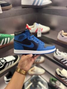 Retro One Mid Marina Blue Sneakers In Stock (4)