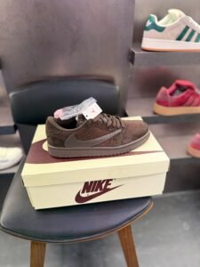Scott 1 Low Velvet Brown Sneakers On Sale (3)