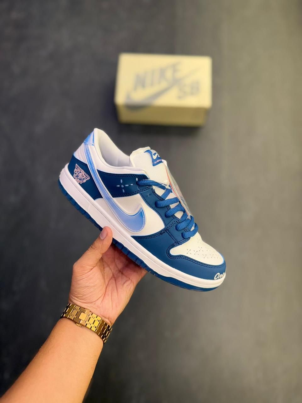 Signature SB Dunk The Borne X Raised Edition Sneakers (2)