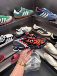 Tailwind Tn Plus Red Sneakers With Flash (3)