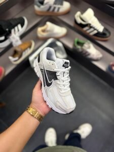 Zoom Vomero Panda Sneakers In Stock (3)