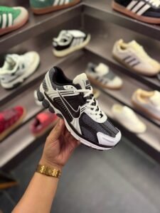 Zoom Vomero Summit Black Dark Grey Shoes (2)