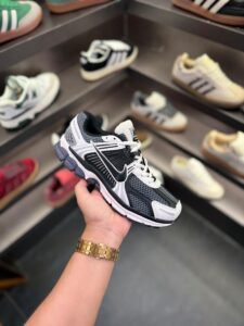 Zoom Vomero Summit Black Dark Grey Shoes (4)