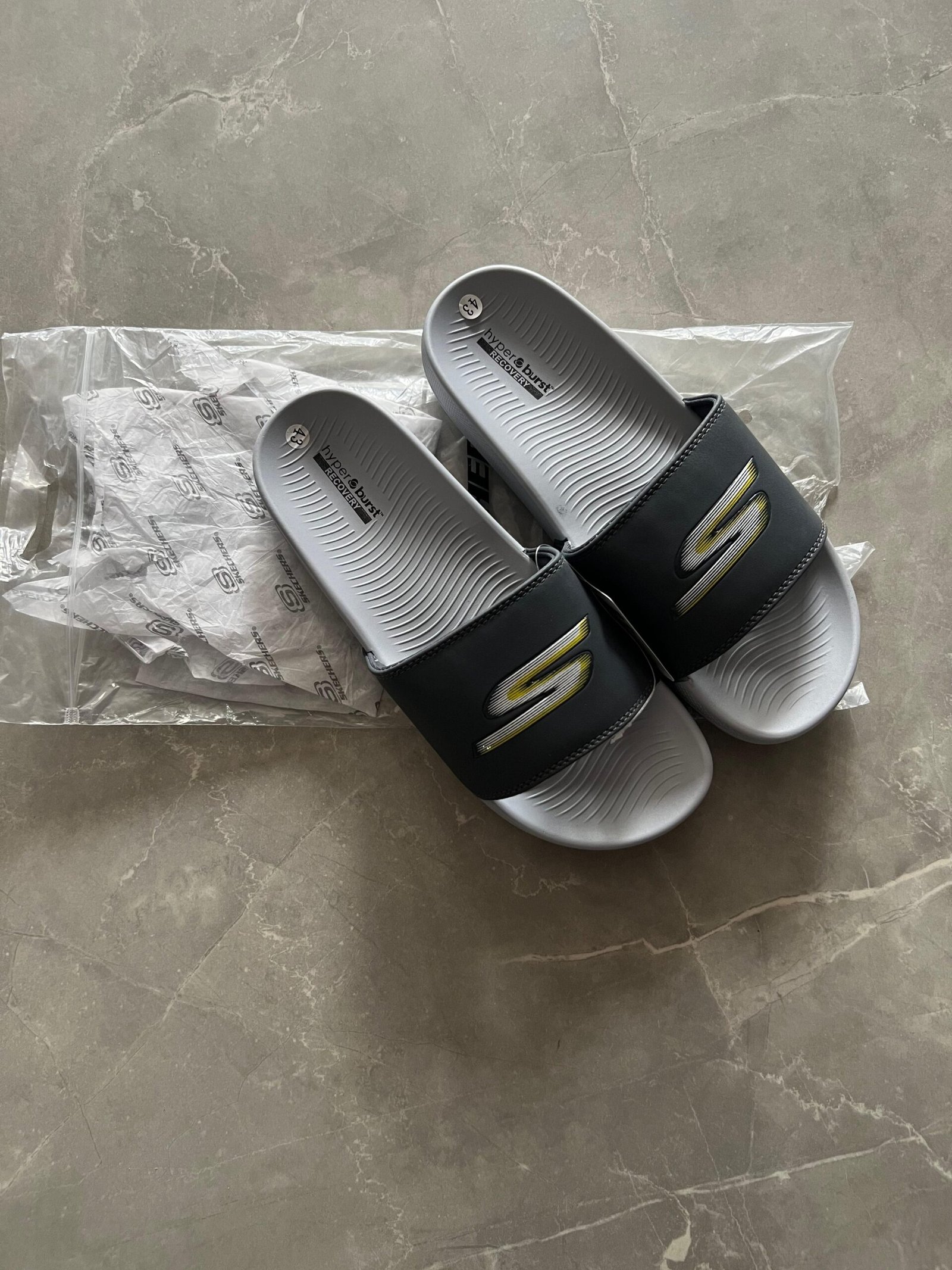 Premium Slides Imported On Sale 4 Colours (8)