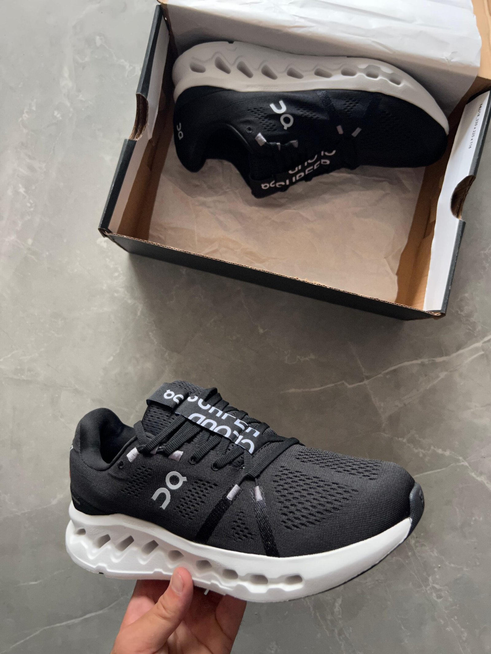 Running Cloud Phoenix Sneakers Black White (2)