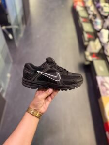 Vomero Summit Black Anthracite Sneakers (1)