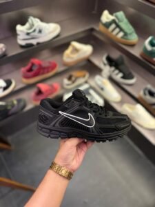 Vomero Summit Black Anthracite Sneakers (2)