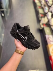 Vomero Summit Black Anthracite Sneakers (3)