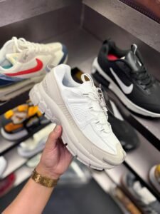 Zoom Vomero 5 Roam White Beige Sneakers (4)