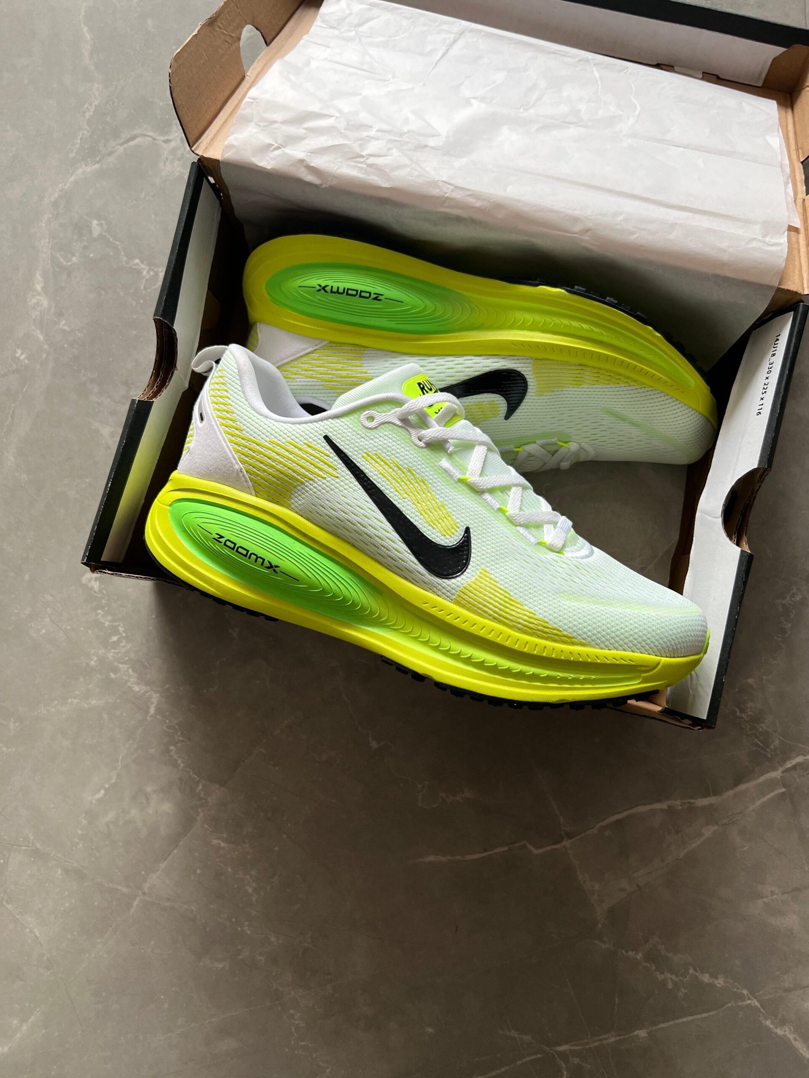 Zoom Vomero18 Sneakers For Boys 8 New Colours (10)