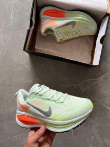 Zoom Vomero18 Sneakers For Boys 8 New Colours (5)