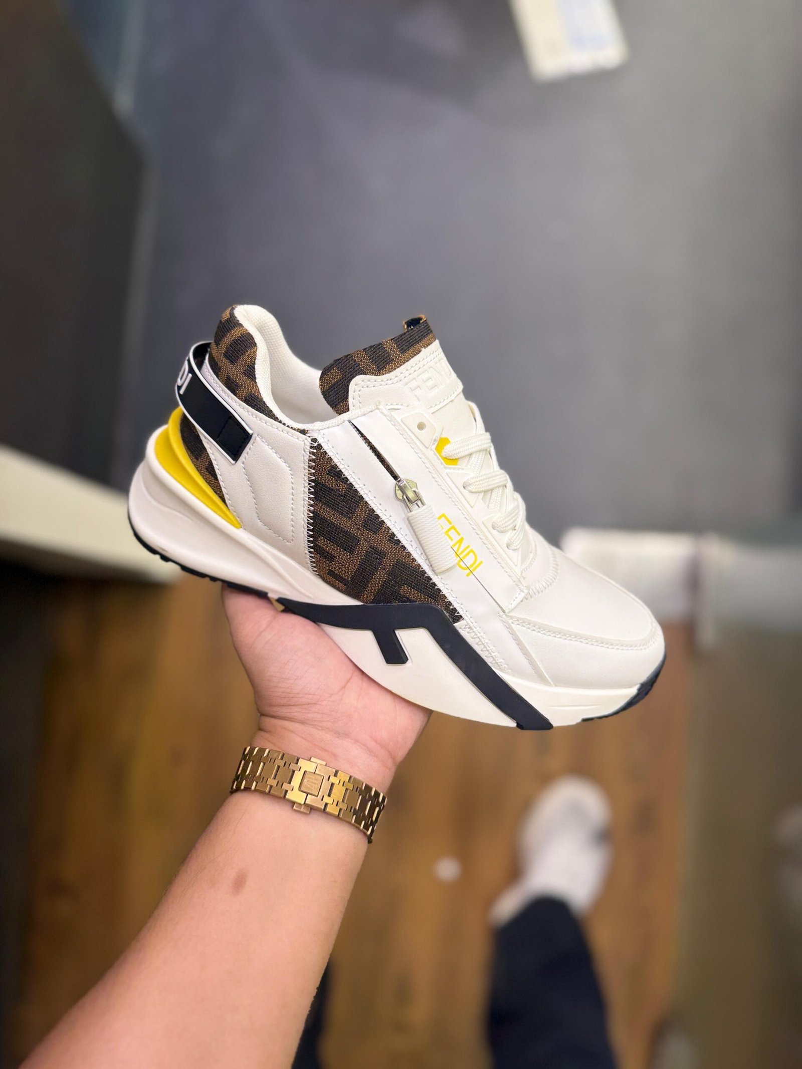 Breathable & Lightweight Walking Shoes Online (1) Breathable & Lightweight Walking Shoes Online (1)