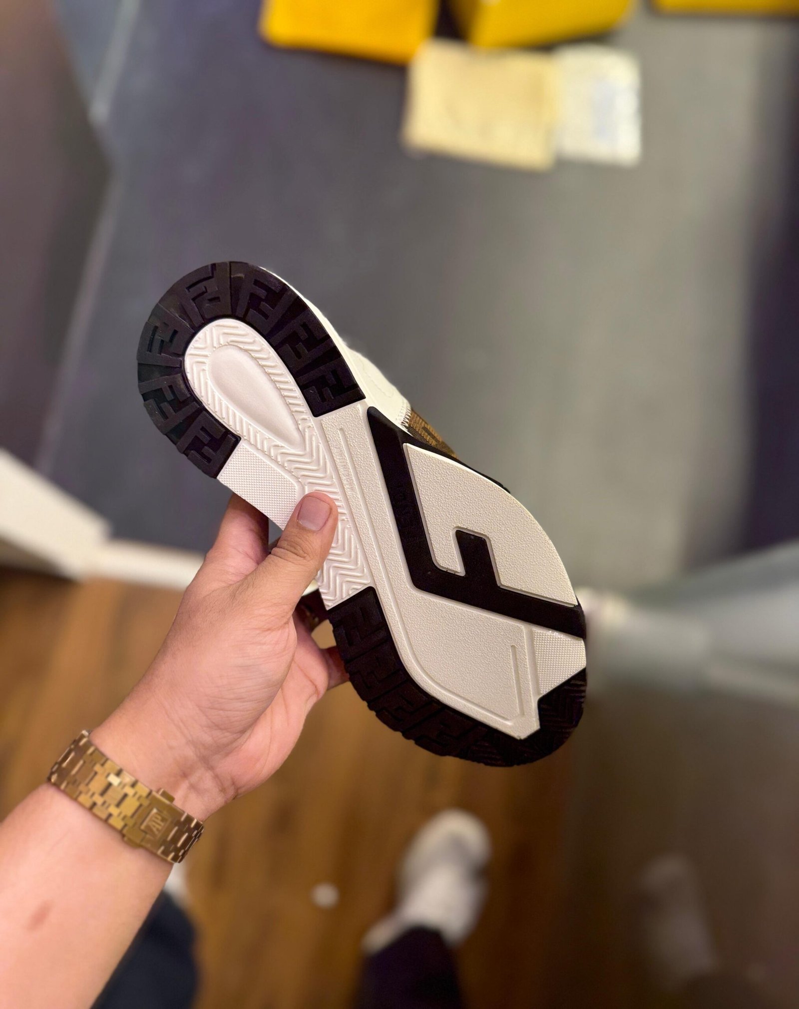 Breathable & Lightweight Walking Shoes Online (2) Breathable & Lightweight Walking Shoes Online (2)