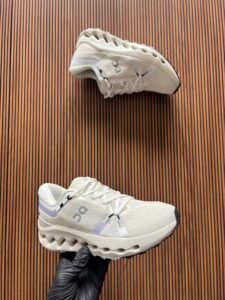 Cloud Running Ua Quality Sneakers 3 Colours (3)