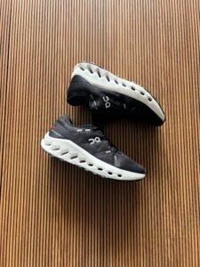 Cloud Running Ua Quality Sneakers 3 Colours (5)