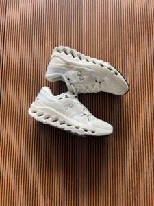 Cloud Running Ua Quality Sneakers 3 Colours (6)