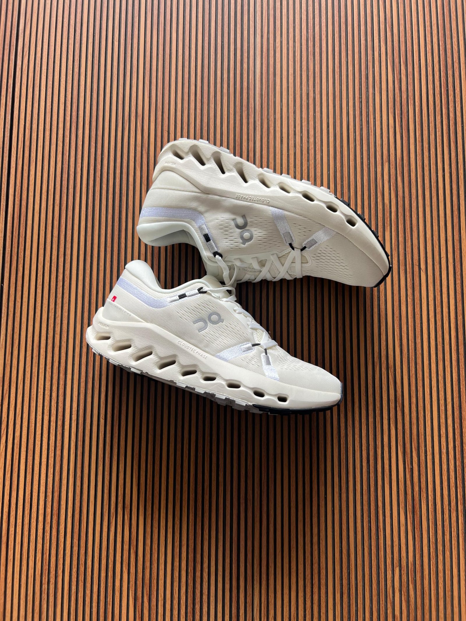 Cloud Running Ua Quality Sneakers 3 Colours (6)