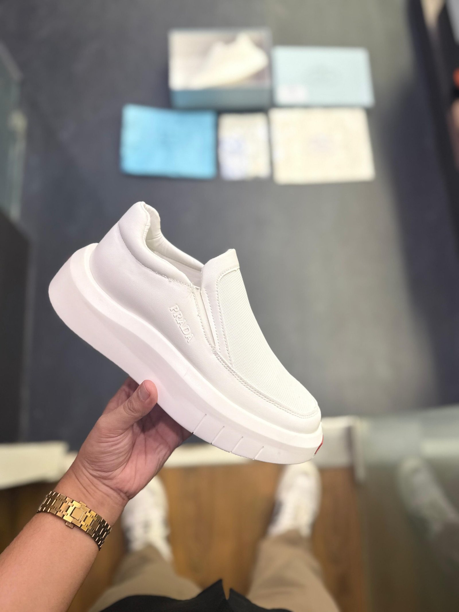 Premium 7a Quality Luxury Sneakers For Men (2) Premium 7a Quality Luxury Sneakers For Men (2)