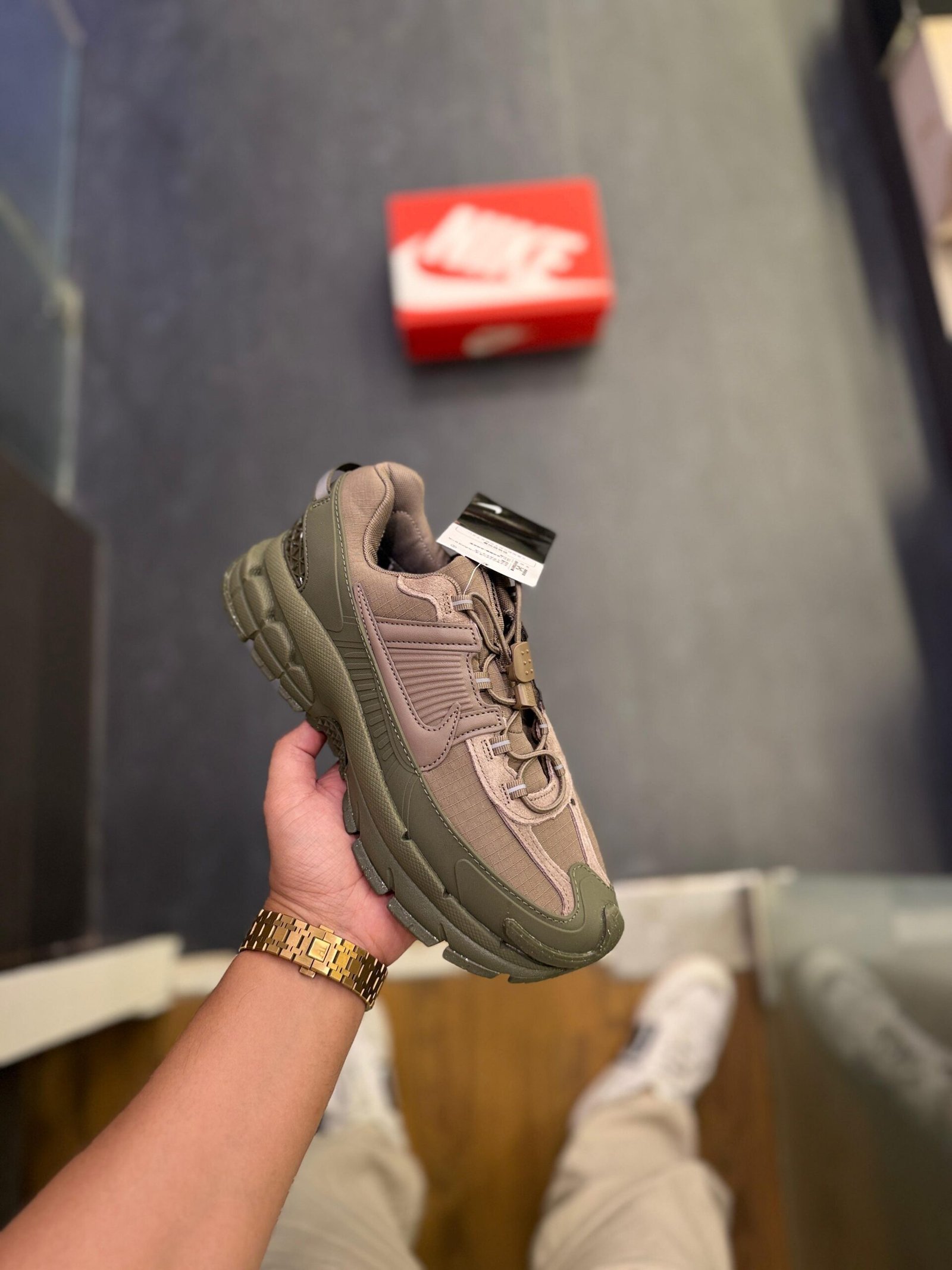 Zoom Vomero 5 Roam Green Sneakers In Stock (2)