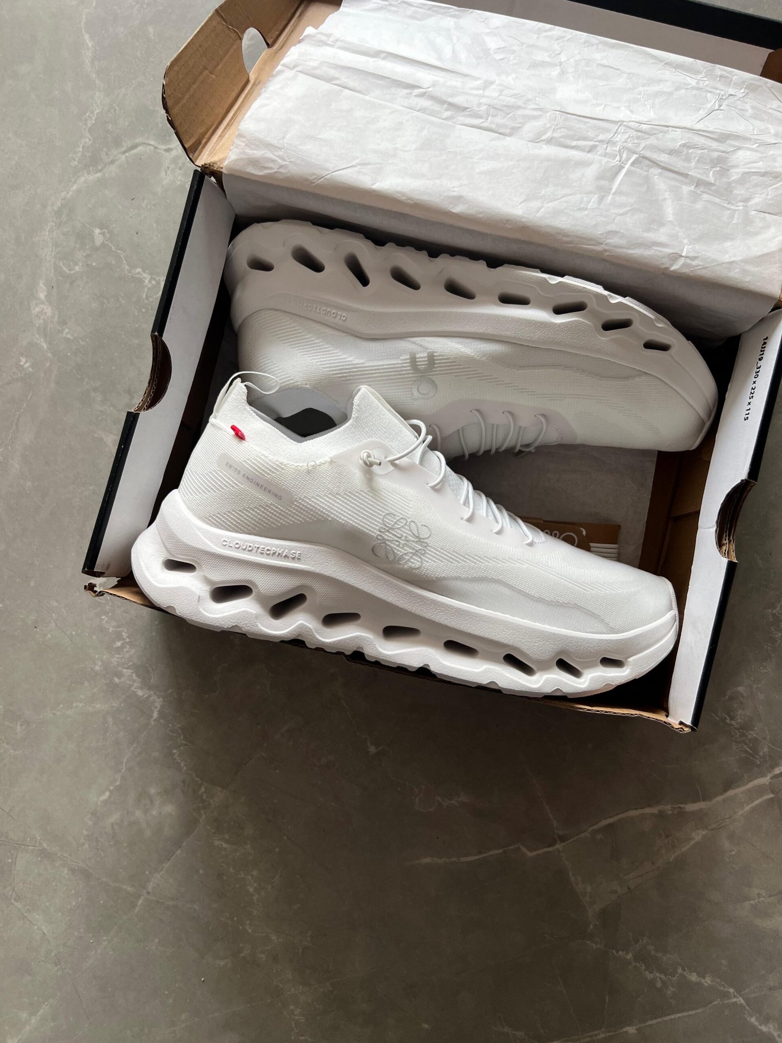 Cloud Running Loewe X On Sneakers 3 Colours (5)
