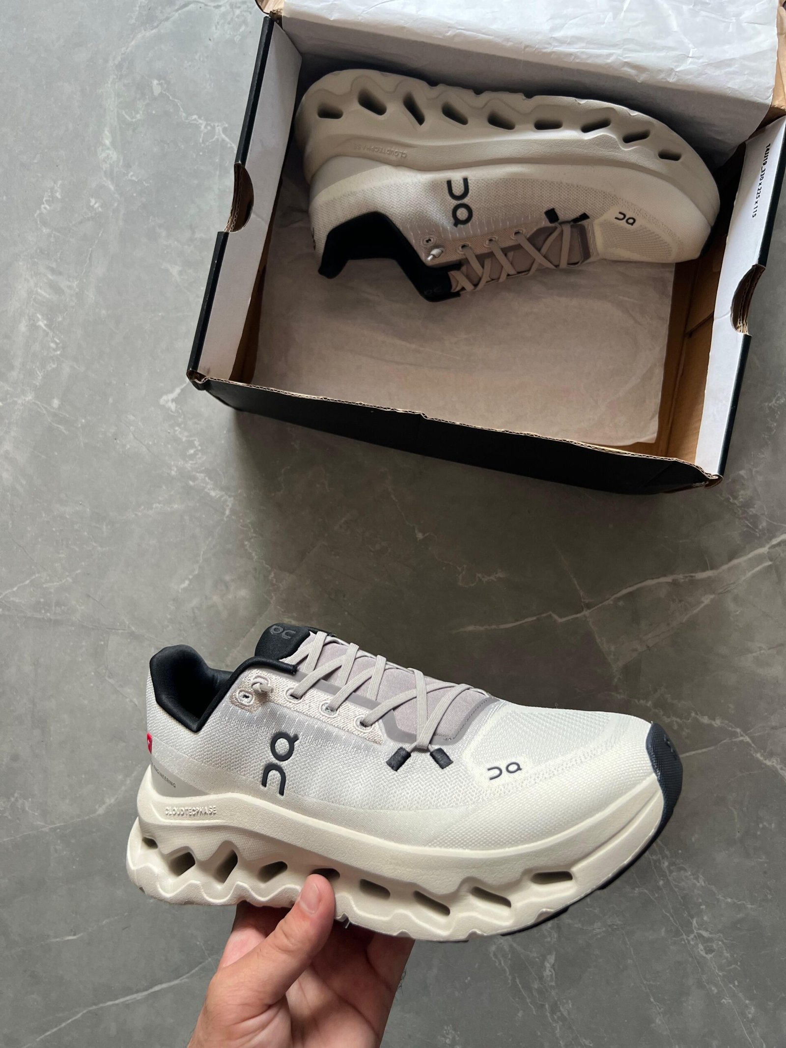 Luxury Aesthetic Mules & Premium Slides – Store Collection Cloud Techphase Running Sneakers 3 Colours (2)