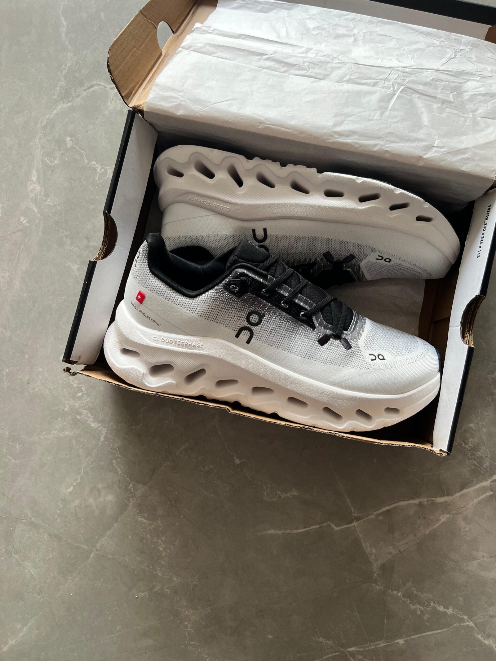 Luxury Aesthetic Mules & Premium Slides – Store Collection Cloud Techphase Running Sneakers 3 Colours (6)