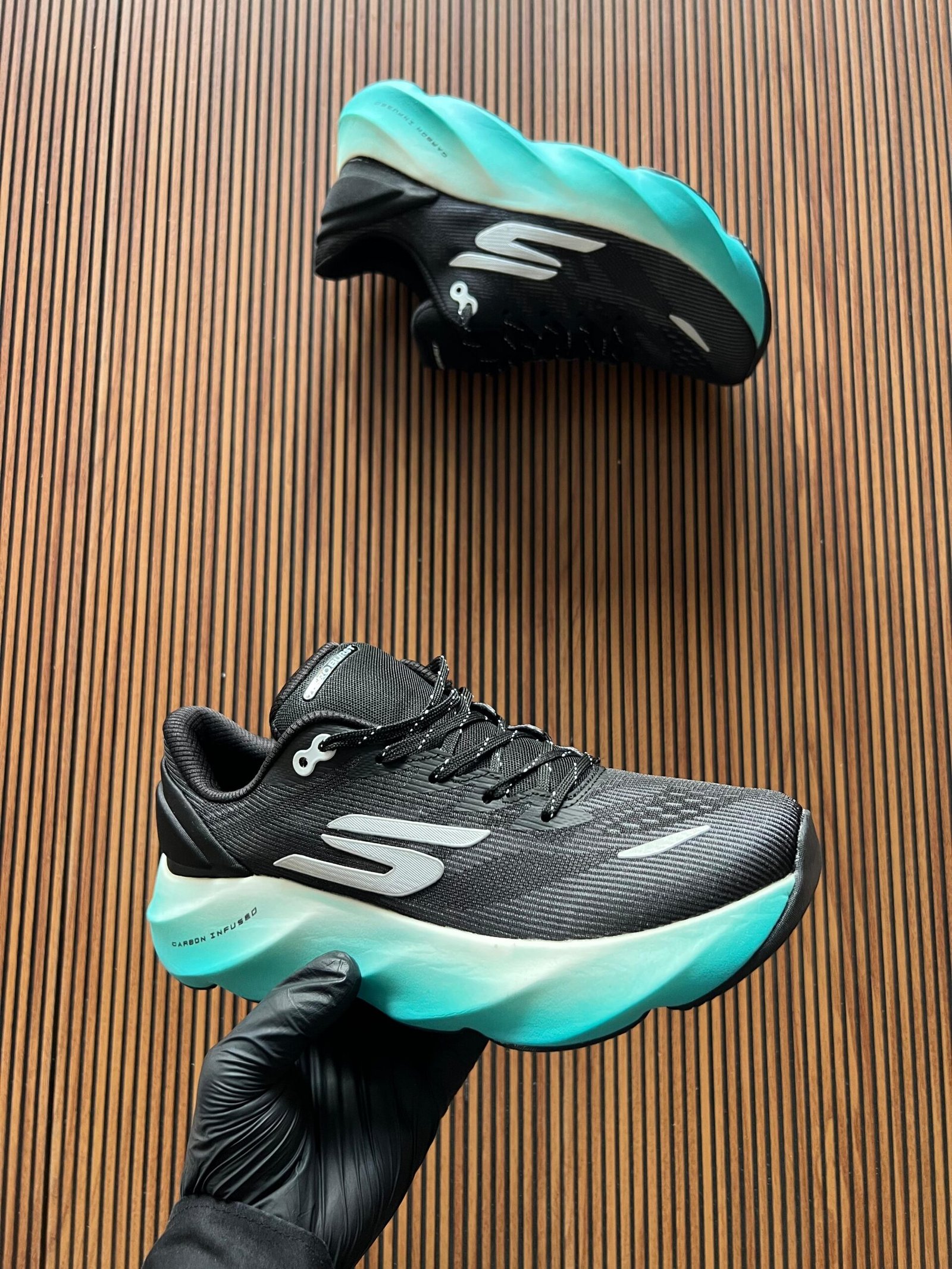 Luxury Aesthetic Mules & Premium Slides – Store Collection Comfort Walk 2025 Sneakers – Premium Quality (1)