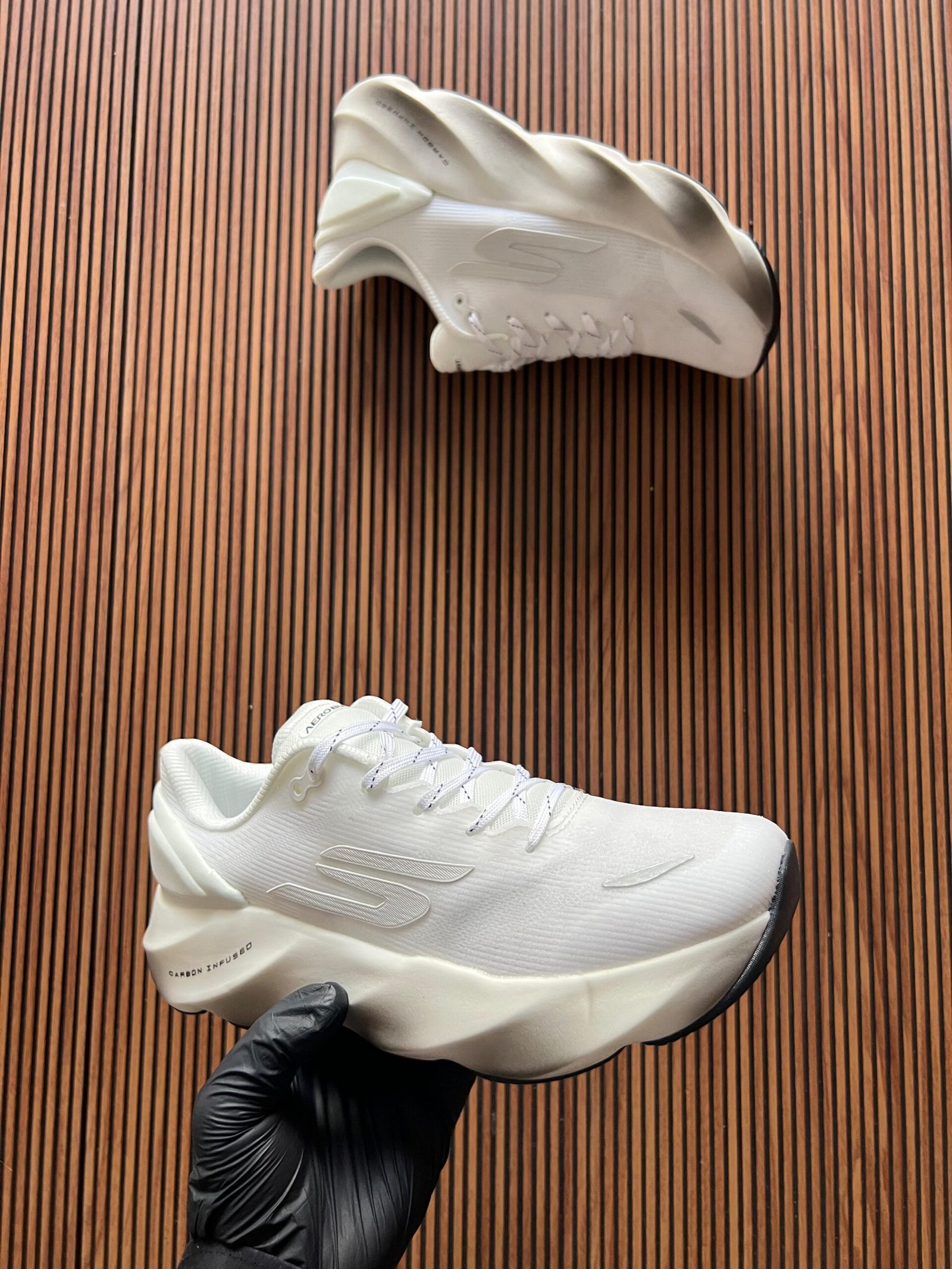 Luxury Aesthetic Mules & Premium Slides – Store Collection Comfort Walk 2025 Sneakers – Premium Quality (2)