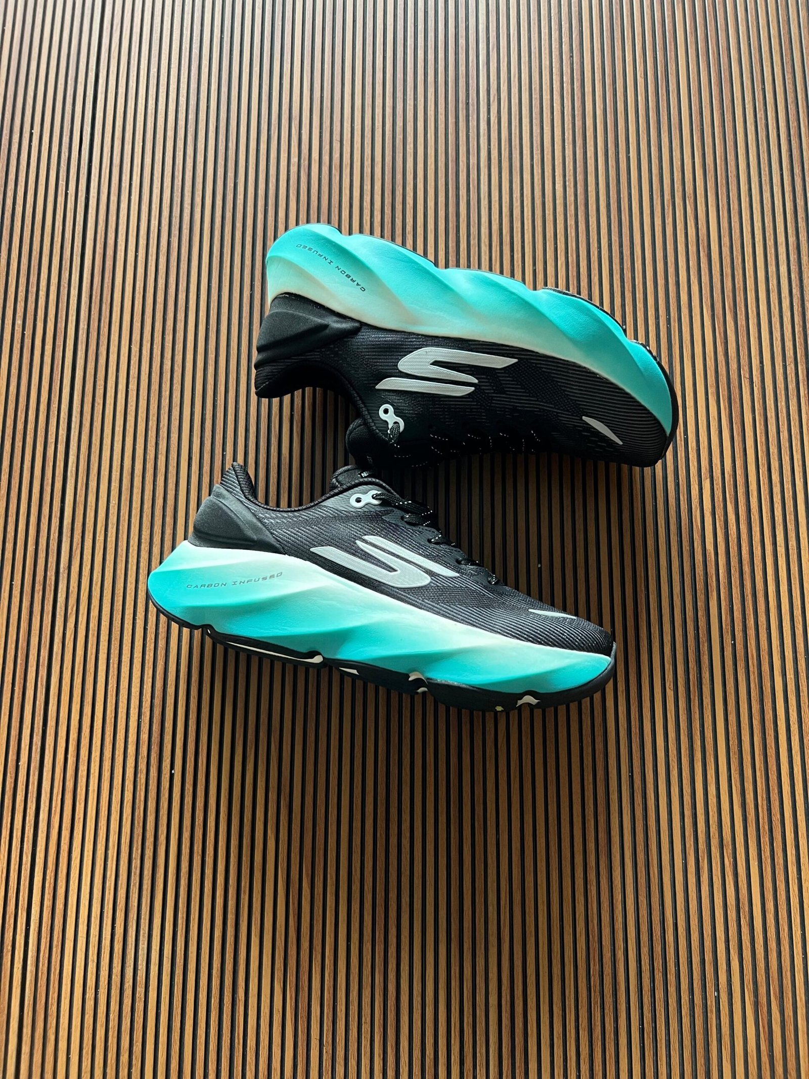 Luxury Aesthetic Mules & Premium Slides – Store Collection Comfort Walk 2025 Sneakers – Premium Quality (5)