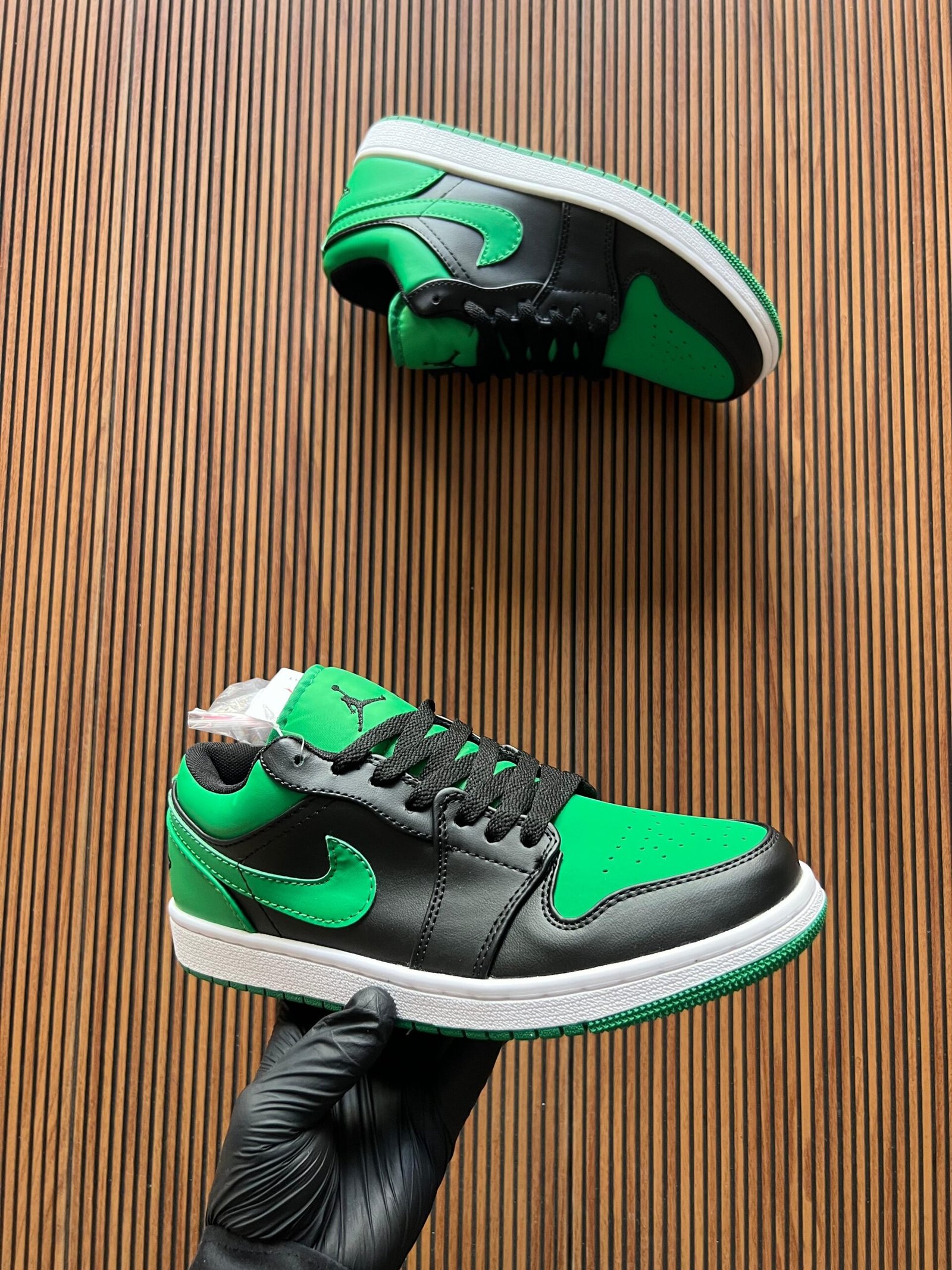 Cut Low Model Sneakers – Green & Black Edition (1) Cut Low Model Sneakers – Green & Black Edition (1)