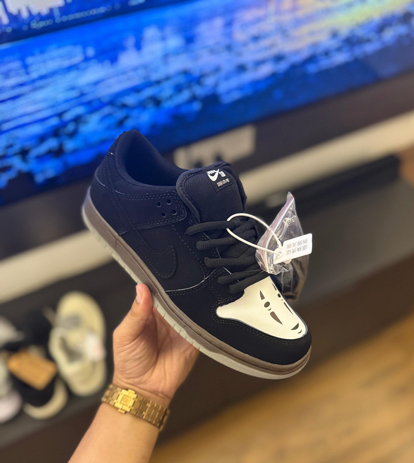 No Face Graphic Low-Top Skate Sneakers (2) No Face Graphic Low-Top Skate Sneakers (2)